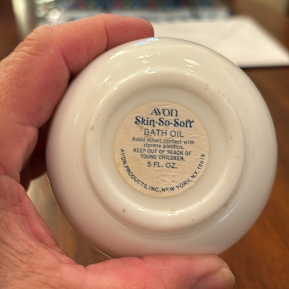 Avon collectible, milk container - Picture 2 of 2